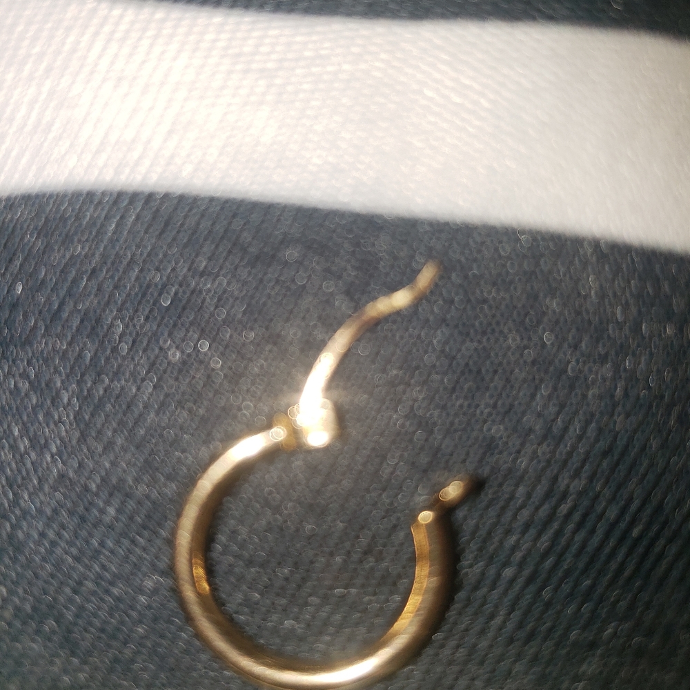 Men's/Women's 10K Gold Single Small Hoop Earring - Picture 2 of 8